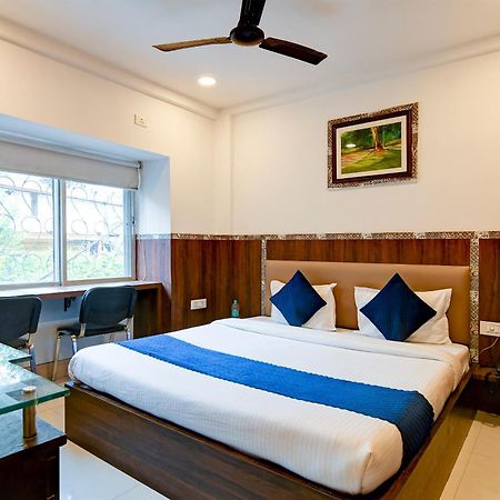 Hotel Q Inn Kolkata Bagian luar foto
