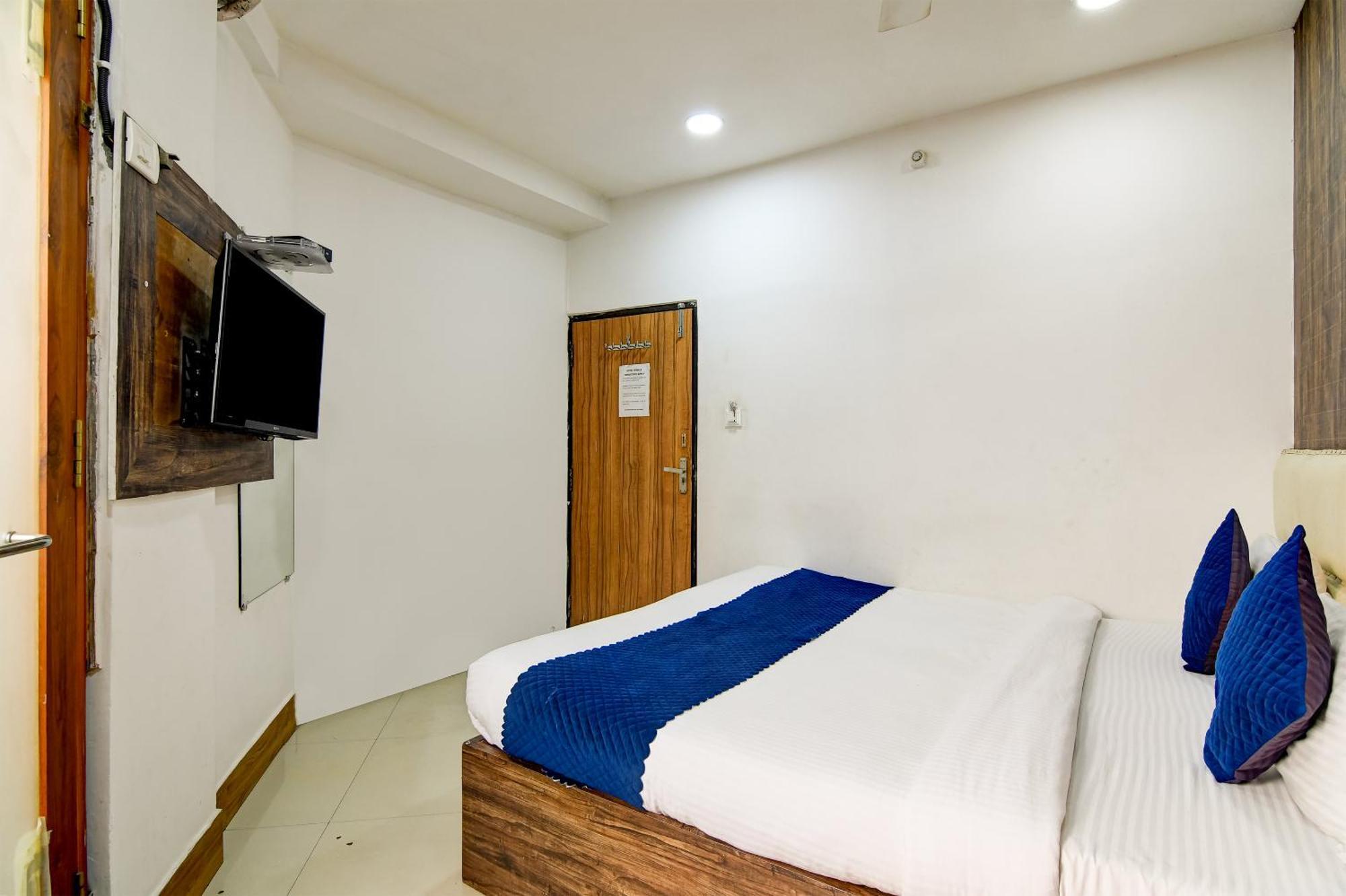 Hotel Q Inn Kolkata Bagian luar foto