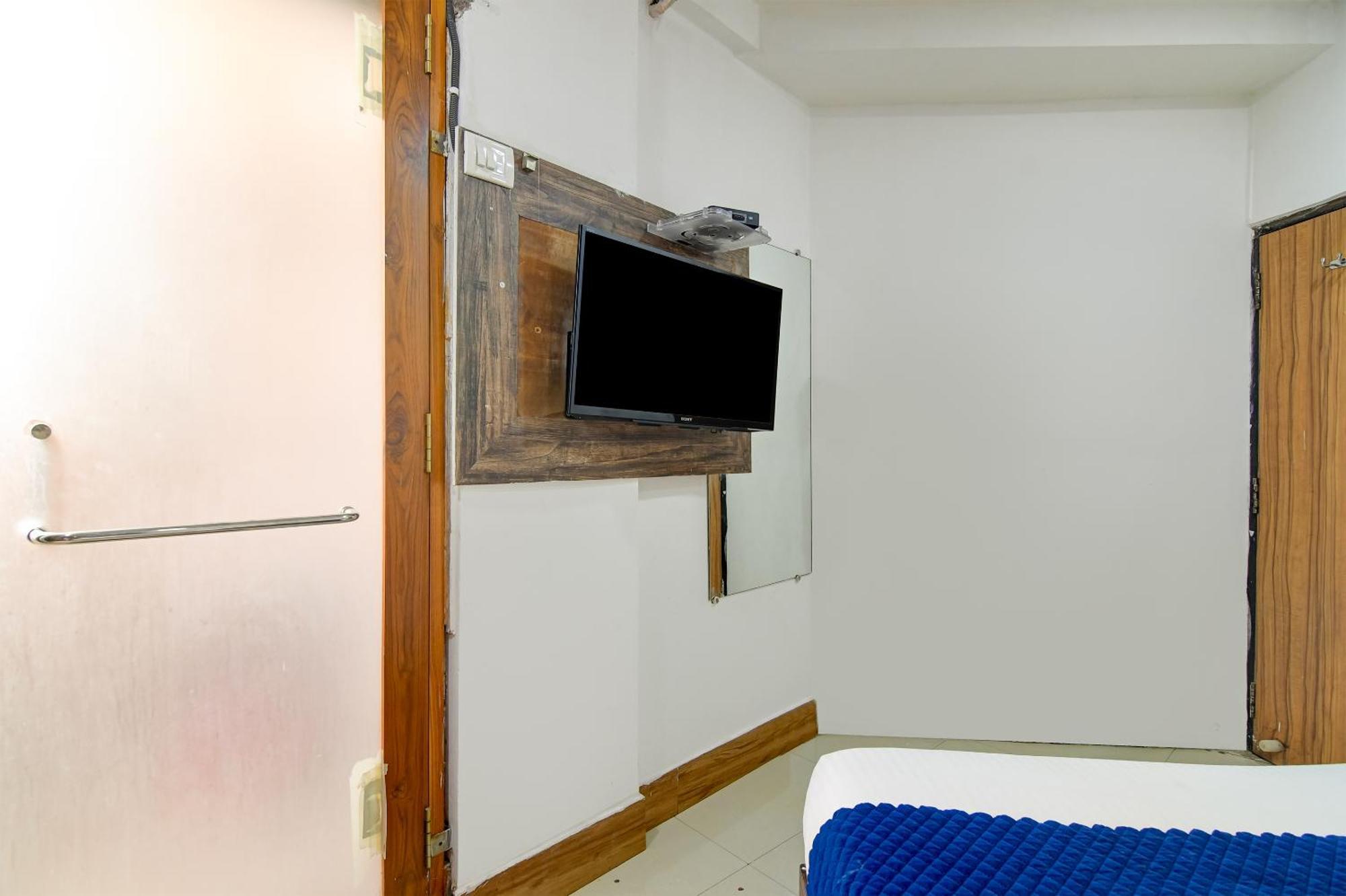 Hotel Q Inn Kolkata Bagian luar foto