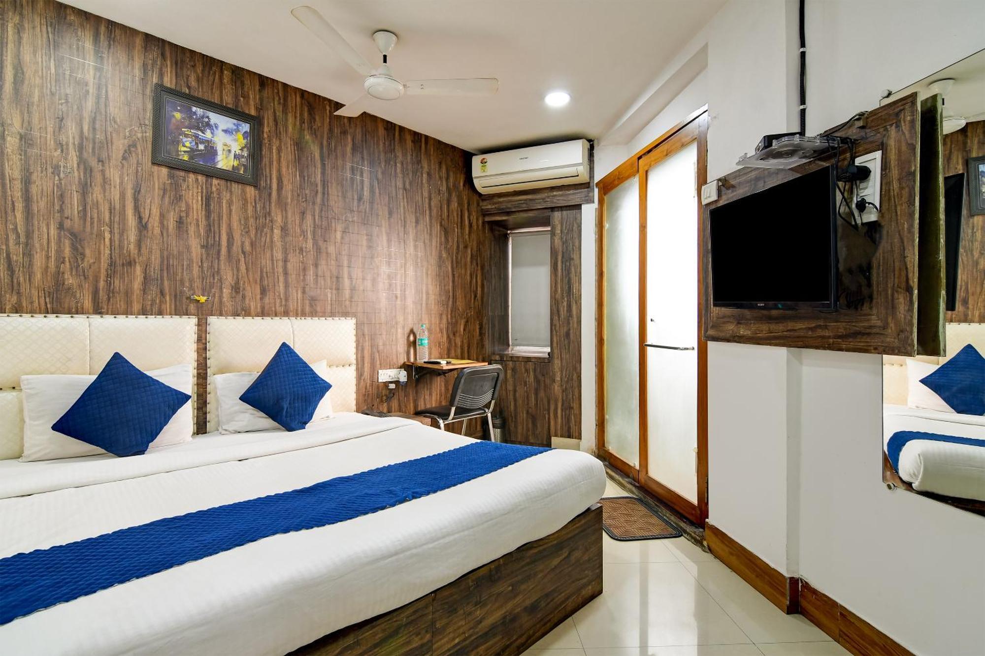 Hotel Q Inn Kolkata Bagian luar foto
