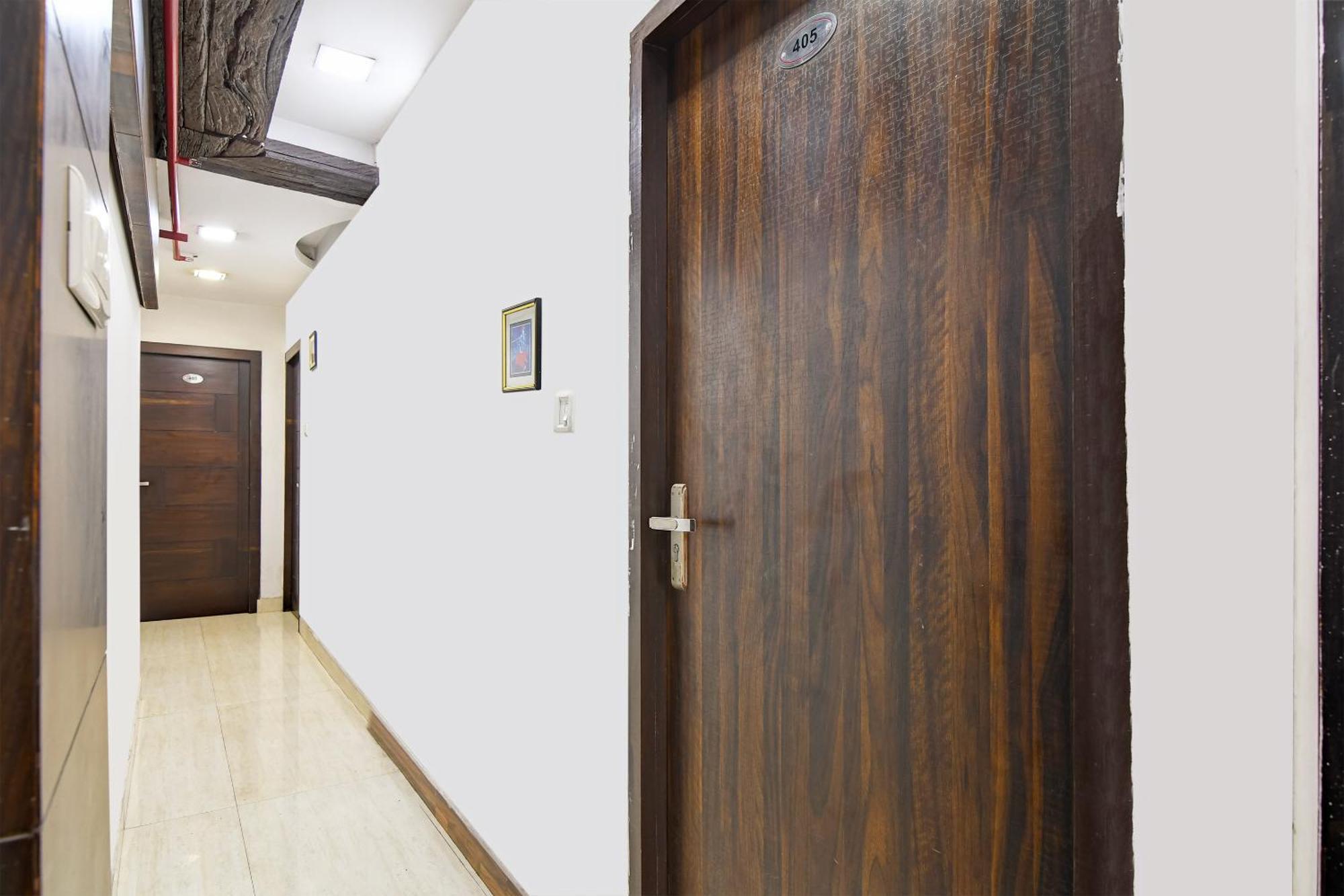 Hotel Q Inn Kolkata Bagian luar foto